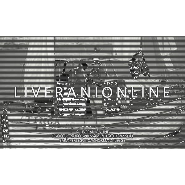 RETROSPETTIVA UGO TOGNAZZI ATTORE NELLA FOTO UGO TOGNAZZI SET DEL FILM “LA STANZA DEL VESCOVO“ NELL\'ANNO 1976 A STRESA AG ALDO LIVERANI SAS 