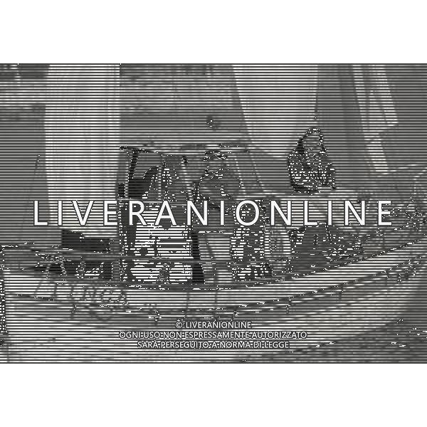 RETROSPETTIVA UGO TOGNAZZI ATTORE NELLA FOTO UGO TOGNAZZI SET DEL FILM “LA STANZA DEL VESCOVO“ NELL\'ANNO 1976 A STRESA AG ALDO LIVERANI SAS 