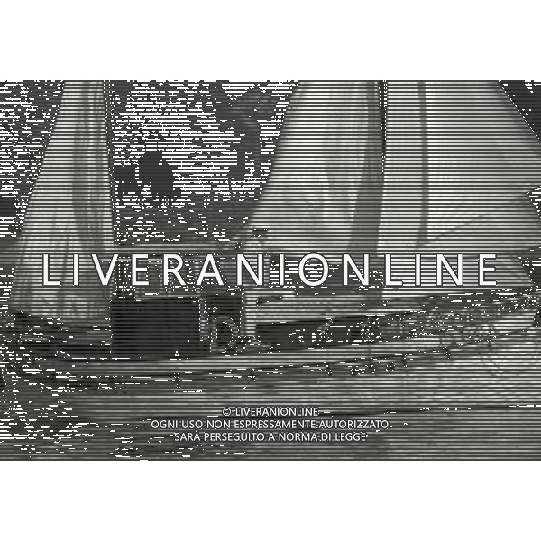 RETROSPETTIVA UGO TOGNAZZI ATTORE NELLA FOTO UGO TOGNAZZI SET DEL FILM “LA STANZA DEL VESCOVO“ NELL\'ANNO 1976 A STRESA AG ALDO LIVERANI SAS 