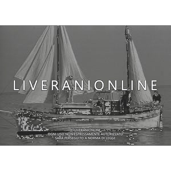 RETROSPETTIVA UGO TOGNAZZI ATTORE NELLA FOTO UGO TOGNAZZI SET DEL FILM “LA STANZA DEL VESCOVO“ NELL\'ANNO 1976 A STRESA AG ALDO LIVERANI SAS 