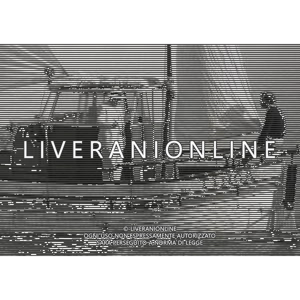 RETROSPETTIVA UGO TOGNAZZI ATTORE NELLA FOTO UGO TOGNAZZI SET DEL FILM “LA STANZA DEL VESCOVO“ NELL\'ANNO 1976 A STRESA AG ALDO LIVERANI SAS 