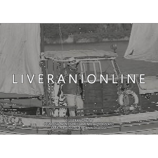 RETROSPETTIVA UGO TOGNAZZI ATTORE NELLA FOTO UGO TOGNAZZI SET DEL FILM “LA STANZA DEL VESCOVO“ NELL\'ANNO 1976 A STRESA AG ALDO LIVERANI SAS 