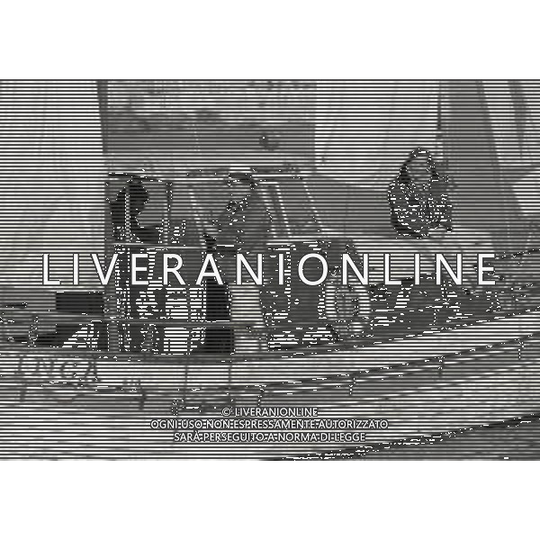 RETROSPETTIVA UGO TOGNAZZI ATTORE NELLA FOTO UGO TOGNAZZI SET DEL FILM “LA STANZA DEL VESCOVO“ NELL\'ANNO 1976 A STRESA AG ALDO LIVERANI SAS 