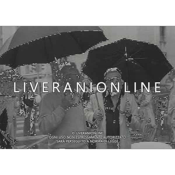 RETROSPETTIVA UGO TOGNAZZI ATTORE NELLA FOTO UGO TOGNAZZI CON DINO RISI A CANNES NELL\'ANNO 1977 AG ALDO LIVERANI SAS