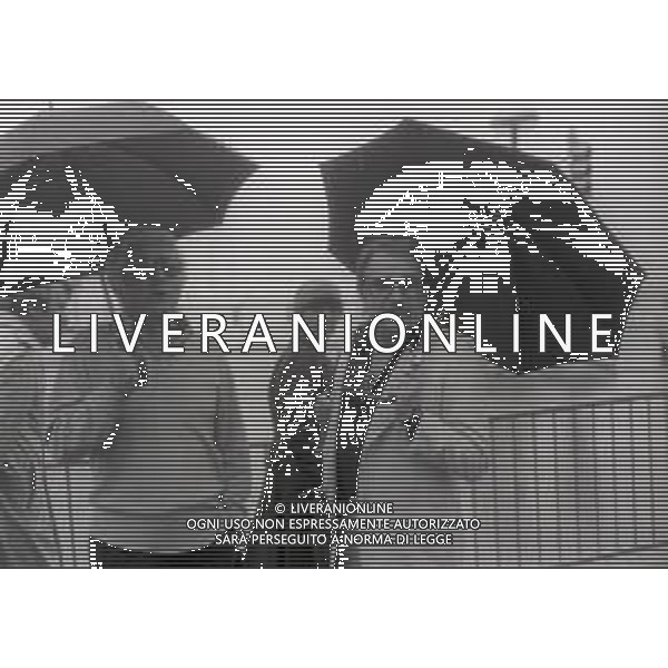 RETROSPETTIVA UGO TOGNAZZI ATTORE NELLA FOTO UGO TOGNAZZI CON DINO RISI A CANNES NELL\'ANNO 1977 AG ALDO LIVERANI SAS