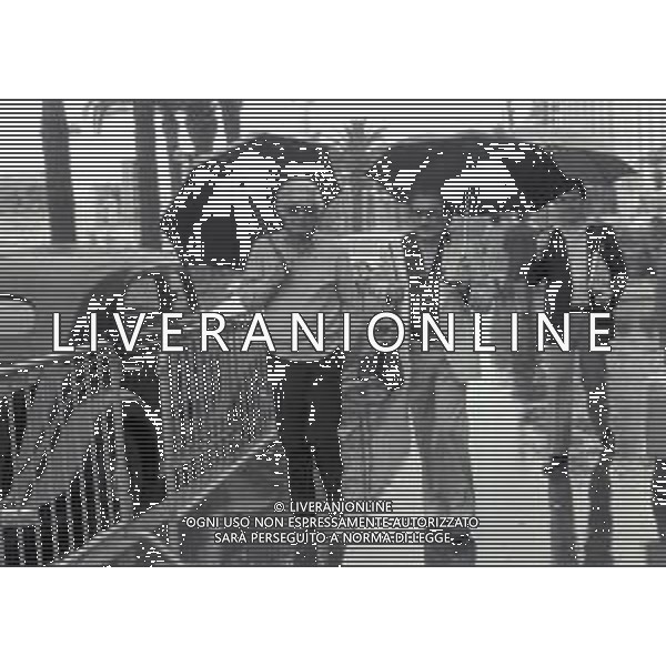 RETROSPETTIVA UGO TOGNAZZI ATTORE NELLA FOTO UGO TOGNAZZI CON DINO RISI A CANNES NELL\'ANNO 1977 AG ALDO LIVERANI SAS