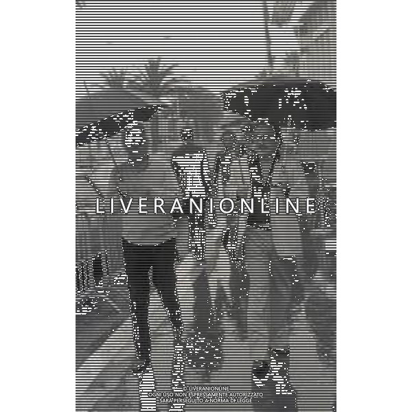 RETROSPETTIVA UGO TOGNAZZI ATTORE NELLA FOTO UGO TOGNAZZI CON DINO RISI A CANNES NELL\'ANNO 1977 AG ALDO LIVERANI SAS