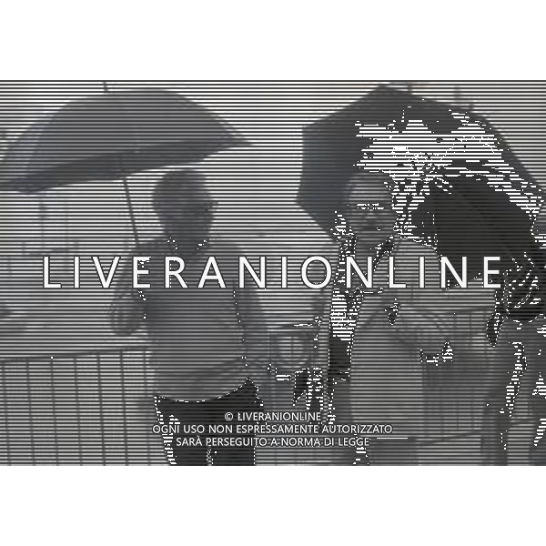 RETROSPETTIVA UGO TOGNAZZI ATTORE NELLA FOTO UGO TOGNAZZI CON DINO RISI A CANNES NELL\'ANNO 1977 AG ALDO LIVERANI SAS