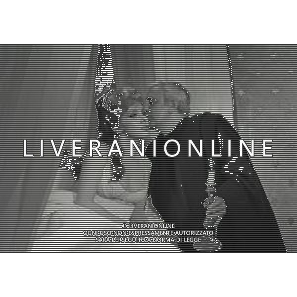 RETROSPETTIVA ADOLFO CELI ATTORE NELLA FOTO ADOLFO CELI CON GINA LOLLOBRIGIDA SUL SET DEL FILM“LA DOLCE NOTTE“ NELL\'ANNO 1966 AG ALDO LIVERANI SAS