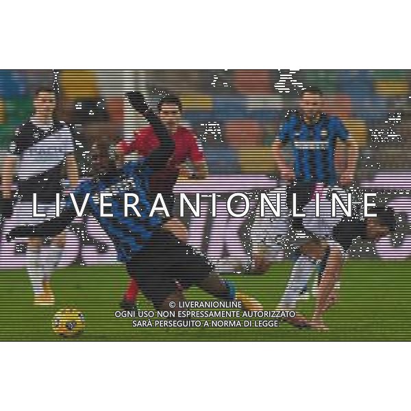 Franco Debernardi/LM - Udinese Calcio vs FC Internazionale - Italian football Serie A match 2020/2021 23 January 2021 - Friuli - Dacia Arena stadium, udine, Italy Photo showing: Romelo Lukaku of Interi fight for the ball against Tolgay Arslanof Udinese @LM/Franco Debernardi /AGENZIA ALDO LIVERANI SAS