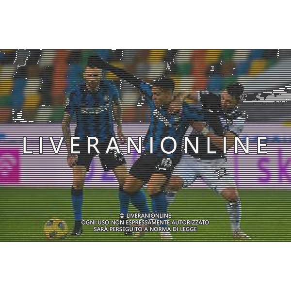 Franco Debernardi/LM - Udinese Calcio vs FC Internazionale - Italian football Serie A match 2020/2021 23 January 2021 - Friuli - Dacia Arena stadium, udine, Italy Photo showing: Lautaro Martinezof Interi fight for the ball against Tolgay Arslanof Udinese @LM/Franco Debernardi /AGENZIA ALDO LIVERANI SAS