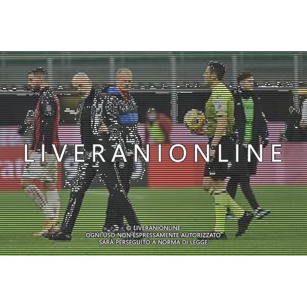 Stefano Pioli allenatore Milan protesta con l\'arbitro Valerio Mariani a fine gara Milan vs Atalanta Campionato Serie A TIM - 19a giornata Milano 23-01-2021 Stadio Giuseppe Meazza - San Siro foto Roberto Garavaglia/ag. Aldo Liverani sas /AGENZIA ALDO LIVERANI SAS