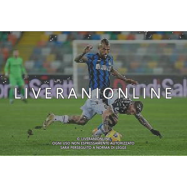 Ettore Griffoni/LM - Udinese Calcio vs FC Internazionale - Italian football Serie A match 2020/2021 23 January 2021 - Friuli - Dacia Arena stadium, udine, Italy Photo showing: Arturo Vidal of Internazionale in action against Rodrigo De Paul of Udinese @LM/Ettore Griffoni/AGENZIA ALDO LIVERANI SAS