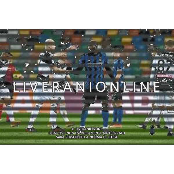 Ettore Griffoni/LM - Udinese Calcio vs FC Internazionale - Italian football Serie A match 2020/2021 23 January 2021 - Friuli - Dacia Arena stadium, udine, Italy Photo showing: Bram Nuytinck of Udinese greets Romelu Lukaku of Internazionale ath the end of the match @LM/Ettore Griffoni/AGENZIA ALDO LIVERANI SAS
