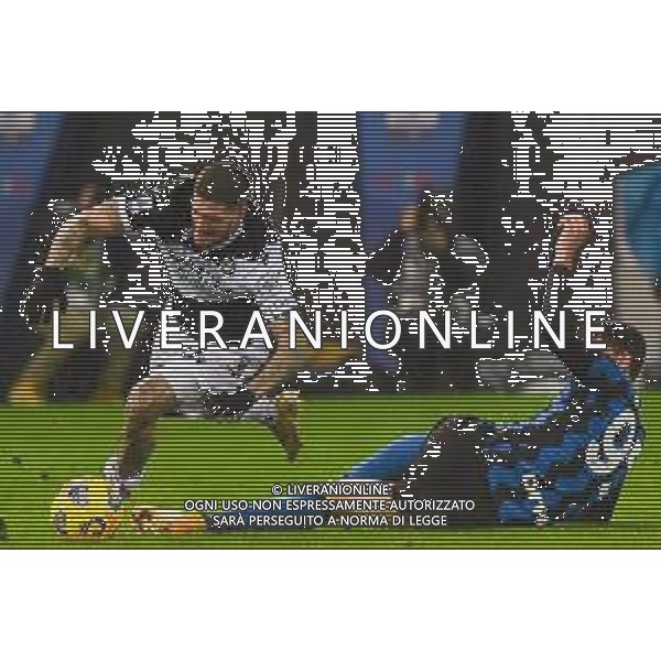 Franco Debernardi/LM - Udinese Calcio vs FC Internazionale - Italian football Serie A match 2020/2021 23 January 2021 - Friuli - Dacia Arena stadium, udine, Italy Photo showing: Javier Rodrigo De Paul of Udinese fight for the ball against Alessandro Bastoni of Inter @LM/Franco Debernardi/AGENZIA ALDO LIVERANI SAS