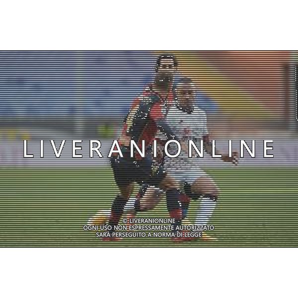 Danilo Vigo/LM - Genoa CFC vs Cagliari Calcio - Italian football Serie A match 2020/2021 24 January 2021 - Luigi Ferraris stadium, Genova, Italy Photo showing: Domenico Criscito (Genoa) , Radja Nainggolan (Cagliari) @LM/Danilo Vigo/AGENZIA ALDO LIVERANI SAS