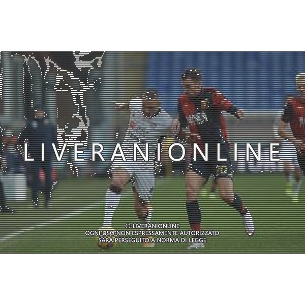 Danilo Vigo/LM - Genoa CFC vs Cagliari Calcio - Italian football Serie A match 2020/2021 24 January 2021 - Luigi Ferraris stadium, Genova, Italy Photo showing: Radja Nainggolan (Cagliari) , Kevin Strootman (Genoa) @LM/Danilo Vigo/AGENZIA ALDO LIVERANI SAS