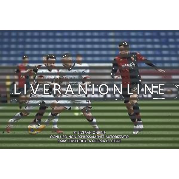 Danilo Vigo/LM - Genoa CFC vs Cagliari Calcio - Italian football Serie A match 2020/2021 24 January 2021 - Luigi Ferraris stadium, Genova, Italy Photo showing: Nahitan Nandez (Cagliari), Radja Nainggolan (Cagliari) , Kevin Strootman (Genoa) @LM/Danilo Vigo/AGENZIA ALDO LIVERANI SAS