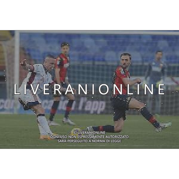Danilo Vigo/LM - Genoa CFC vs Cagliari Calcio - Italian football Serie A match 2020/2021 24 January 2021 - Luigi Ferraris stadium, Genova, Italy Photo showing: Radja Nainggolan (Cagliari) , Milan Badelj (Genoa) @LM/Danilo Vigo/AGENZIA ALDO LIVERANI SAS