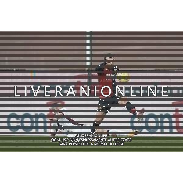 Danilo Vigo/LM - Genoa CFC vs Cagliari Calcio - Italian football Serie A match 2020/2021 24 January 2021 - Luigi Ferraris stadium, Genova, Italy Photo showing: Radja Nainggolan (Cagliari) , Goran Pandev (Genoa) @LM/Danilo Vigo/AGENZIA ALDO LIVERANI SAS