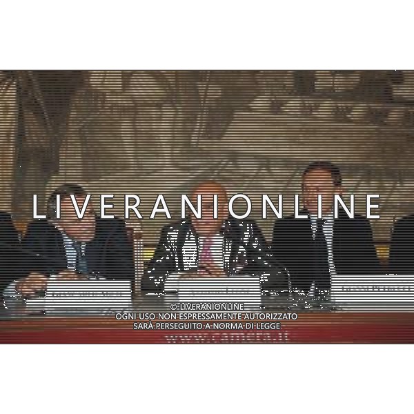 ROMA CAMERA DEI DEPUTATI 11.05.2010 SALA DEL MAPPAMONDO - INCONTRIAMOCI PER IL MONDIALE - CON PRES. LIBRO DI ENRICO VARRIALE "BORDOCAMPO" nella foto: L\'INTERVENTO DI ANTONIO LEONE - VICE PRES. DELLA CAMERA DEI DEPUTATI