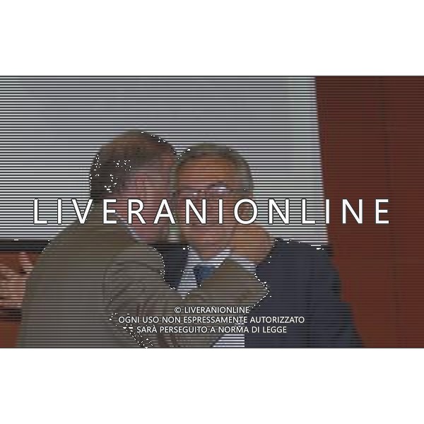 Milano, 15 / 06 / 2004 Presentazione \'la Storia della Nazionale Azzurra dal Primo Mondiale all\'Europeo 2004 del n¡ 3-2004 de l\'Europeo nella foto: Pietro Calabrese con Candido Cannavo\' foto Danilo Recalcati/AG.Aldo Liverani