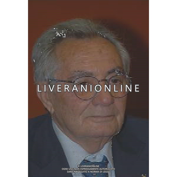 Milano, 15 / 06 / 2004 Presentazione \'la Storia della Nazionale Azzurra dal Primo Mondiale all\'Europeo 2004 del n° 3-2004 de l\'Europeo nella foto: Candido Cannavo\' foto Danilo Recalcati/AG.Aldo Liverani