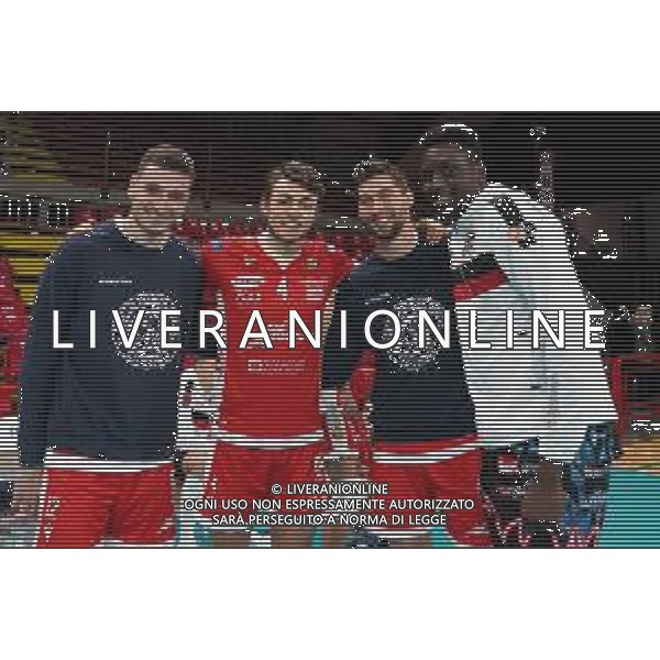 Loris Cerquiglini/LM - Sir Safety Conad Perugia vs Consar Ravenna - Italian Volleyball Men Cup 2020/2021 27 January 2021 - PalaEvangelisti, perugia, Italy Photo showing: Group pictures of opponents at the end of the race @LM/Loris Cerquiglini/AGENZIA ALDO LIVERANI SAS