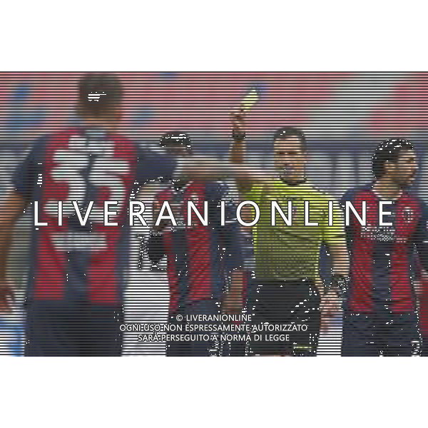 Bologna - Milan Campionato di Calcio Serie A TIM 30/01/2021 nella foto: arbitro daniele doveri estrae il cartellino giallo per l\'ammonizione ©Claudio Zamagni/Agenzia Aldo Liverani during Italian Serie A soccer match between BOLOGNA F.C. and A.C.MILAN at Renato Dall\'Ara Stadium on January 30 2021 photo credit by Claudio Zamagni/Aldo Liverani Photo Agency/ AGENZIA ALDO LIVERANI SAS