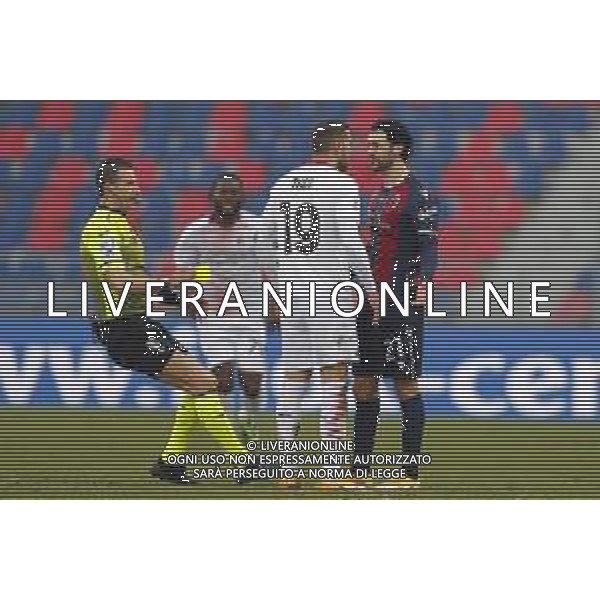 Bologna - Milan Campionato di Calcio Serie A TIM 30/01/2021 nella foto: tensione tra Hernandez Theo (a.c. Milan) e Soriano Roberto(Bologna f.c.) l\'arbitro daniele doveri interviene con il cartellino giallo ©Claudio Zamagni/Agenzia Aldo Liverani during Italian Serie A soccer match between BOLOGNA F.C. and A.C.MILAN at Renato Dall\'Ara Stadium on January 30 2021 photo credit by Claudio Zamagni/Aldo Liverani Photo Agency/ AGENZIA ALDO LIVERANI SAS