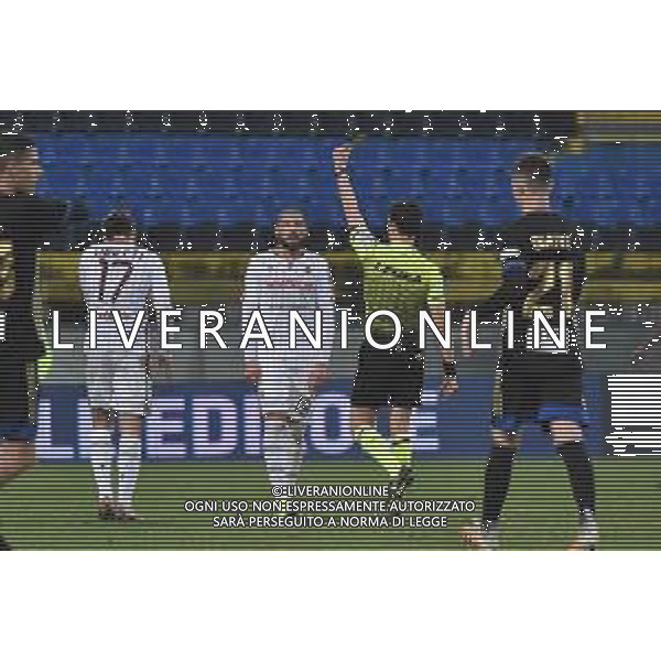 Gabriele Masotti/LM - AC Pisa vs AC Reggiana - Italian Football Championship League BKT 2020/2021 30 January 2021 - Arena Garibaldi stadium, pisa, Italy Photo showing: The referee of the match Daniele Paterna shows yellow card to re17 @LM/Gabriele Masotti/AGENZIA ALDO LIVERANI SAS
