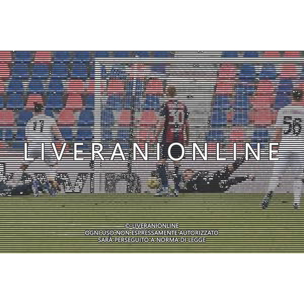BOLOGNA - MILAN CAMPIONATO CALCIO SERIE A TIM 30.01.2021 NELLA FOTO SUPER PARATA DI LUKASZ SKORUPSKI SU TIRO DI RIGORE ZLATAN IBRAHIMOVIC ©VILLANI / AGENZIA ALDO LIVERANI SAS