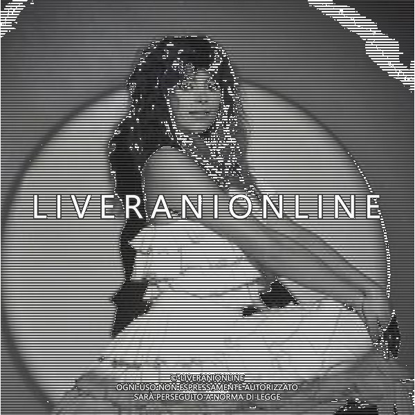 RETROSPETTIVA MARINA OCCHIENA CANTANTE NELLA FOTO MARINA OCCHIENA NELL\'ANNO 1982 A MILANO AG ALDO LIVERANI SAS  