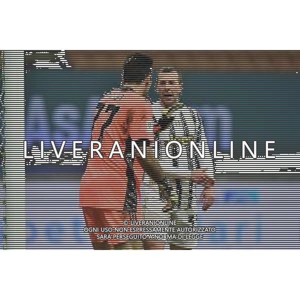 Gianluigi Buffon (Juventus) e Federico Bernardeschi (Juventus) esultano dopo una parata decisiva del portiere Inter vs Juventus Coppa Italia - semifinale gara di andata Milano 02-02-2021 Stadio Giuseppe Meazza - San Siro foto Roberto Garavaglia/ag. Aldo Liverani sas/AGENZIA ALDO LIVERANI SAS