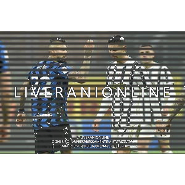 discussione tra Arturo Vidal (Inter) SX e Cristiano Ronaldo (Juventus) DX Inter vs Juventus Coppa Italia - semifinale gara di andata Milano 02-02-2021 Stadio Giuseppe Meazza - San Siro foto Roberto Garavaglia/ag. Aldo Liverani sas