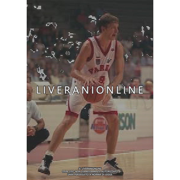 11-10-1998 VARESE CAMPIONATO DI BASKET SERIE A 1 VARESE ROOSTER- TERMAL IMOLA NELLA FOTO ALESSANDRO DE POL AG ALDO LIVERANI SAS