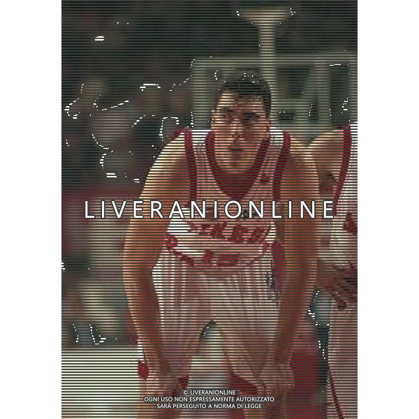 11-10-1998 VARESE CAMPIONATO DI BASKET SERIE A 1 VARESE ROOSTER- TERMAL IMOLA NELLA FOTO DANIEL SANTIAGO AG ALDO LIVERANI SAS