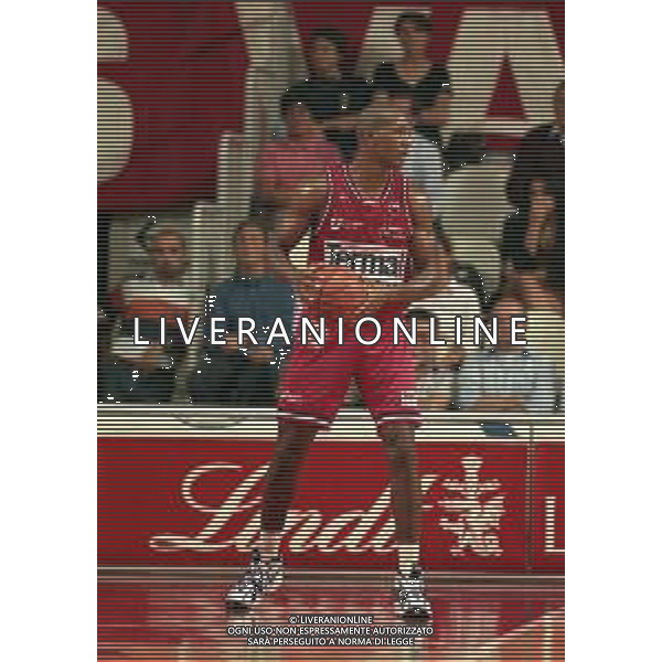 11-10-1998 VARESE CAMPIONATO DI BASKET SERIE A 1 VARESE ROOSTER- TERMAL IMOLA NELLA FOTO SANDERS YAMEN AG ALDO LIVERANI SAS 