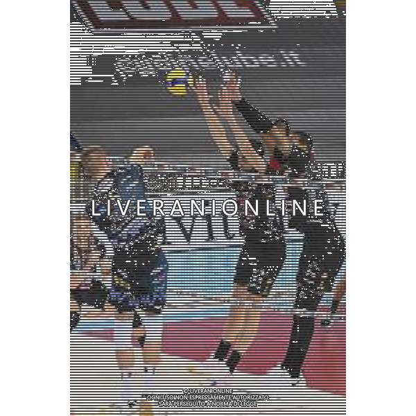 Roberto Bartomeoli/LM - Cucine Lube Civitanova vs Sir Safety Conad Perugia - Volleyball Italian Serie A Men Superleague Championship 2020/2021 03 February 2021 - Eurosuole Forum, civitanova marche, Italy Photo showing: Spike of Thijs Ter Horst (Sir Safety Conad Perugia) @LM/Roberto Bartomeoli/ AGENZIA ALDO LIVERANI SAS