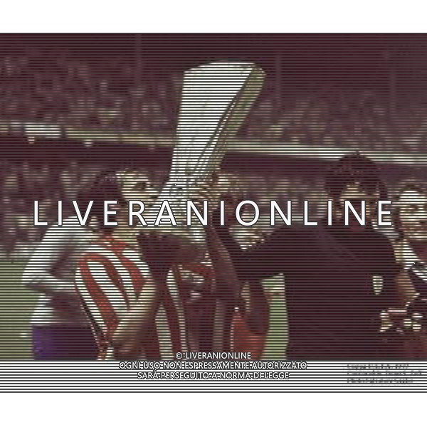 COPPA UEFA JUVENTUS 1977 NELLA FOTO ANTONELLO CUCCUREDDU-ROMEO BENETTI-DINO ZOFF ©SALVATORE GIGLIO/AGENZIA ALDO LIVERANI SAS
