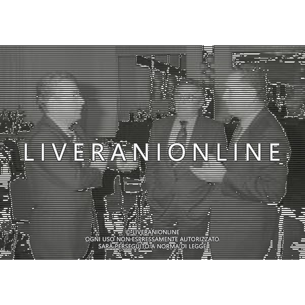 1993 MILANO PRESIDENTI IN LEGA E NATALE AL PRINCIPE E SAVOIA NELLA FOTO ANTONIO MATARRESE CON VINCENZO MATARRESE E IL DIRETTORE DELLA GAZZETTA CANDIDO CANNAVO\' AG ALDO LIVERANI SAS