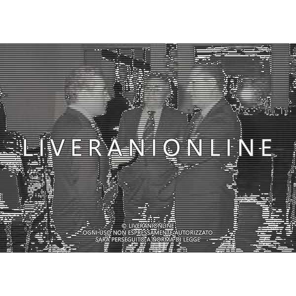 1993 MILANO PRESIDENTI IN LEGA E NATALE AL PRINCIPE E SAVOIA NELLA FOTO ANTONIO MATARRESE CON VINCENZO MATARRESE E IL DIRETTORE DELLA GAZZETTA CANDIDO CANNAVO\' AG ALDO LIVERANI SAS