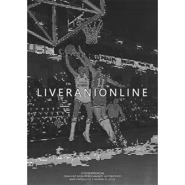04-11-1979 MILANO CAMPIONATO DI BASKET SERIE A1 ISOLABELLA MILANO-ACQUA FABIA ROMA 90-84 NELLA FOTO AZIONE DI GIOCO AG ALDO LIVERANI SAS