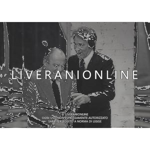 RETROSPETTIVA WALTER CHIARI ATTORE NELLA FOTO WALTER CHIARI CON VITTORIO CAPRIOLI NELL\'ANNO 1978 A MILANO  AG ALDO LIVERANI SAS 
