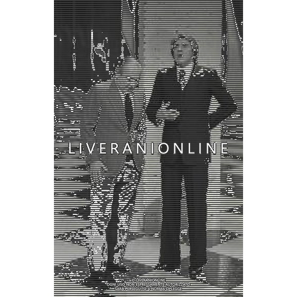 RETROSPETTIVA WALTER CHIARI ATTORE NELLA FOTO WALTER CHIARI CON VITTORIO CAPRIOLI NELL\'ANNO 1978 A MILANO  AG ALDO LIVERANI SAS 
