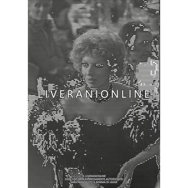RETROSPETTIVA IVA ZANICCHI CANTANTE NELLA FOTO IVA ZANICCHI A CAMPIONE D\'ITALIA NELL\'ANNO 1974 AG ALDO LIVERANI SAS