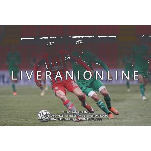 Massimiliano Carnabuci/LM - US Cremonese vs AC Pisa - Italian Football Championship League BKT 2020/2021 06 February 2021 - Giovanni Zini stadium, cremona, Italy Photo showing: Coccolo (Cremonese) defends the ball by Palombi (Pisa) @LM/Massimiliano Carnabuci/ AGENZIA ALDO LIVERANI SAS