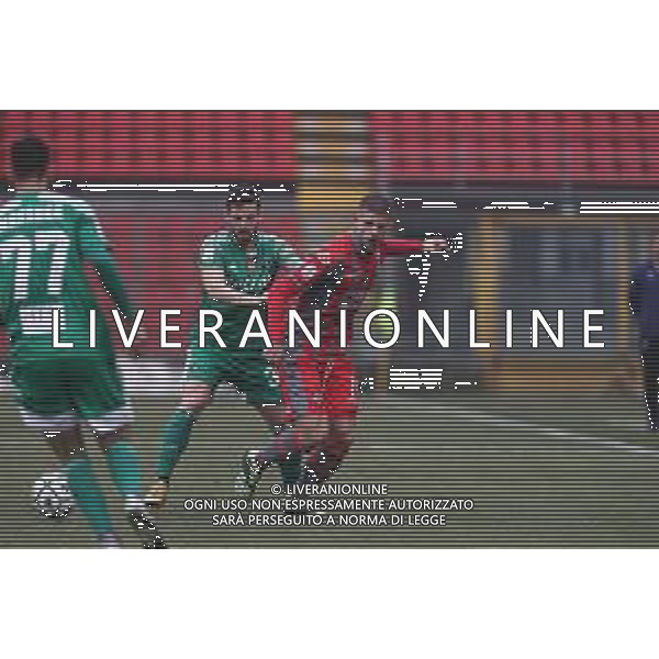 Massimiliano Carnabuci/LM - US Cremonese vs AC Pisa - Italian Football Championship League BKT 2020/2021 06 February 2021 - Giovanni Zini stadium, cremona, Italy Photo showing: Valzania (Cremonese) pushed by Beghetto (PIsa) @LM/Massimiliano Carnabuci/ AGENZIA ALDO LIVERANI SAS