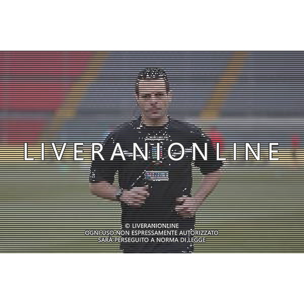 Massimiliano Carnabuci/LM - US Cremonese vs AC Pisa - Italian Football Championship League BKT 2020/2021 06 February 2021 - Giovanni Zini stadium, cremona, Italy Photo showing: The referee of the match Ivano Pezzuto during the warm up @LM/Massimiliano Carnabuci/ AGENZIA ALDO LIVERANI SAS