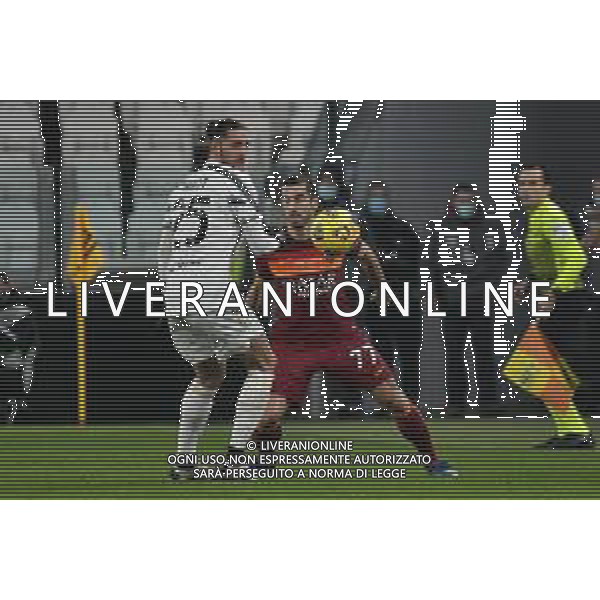 ©Falzone/Agenzia Aldo Liverani Torino 06.02.2021 Stadio Allianz Stadium Juventus vs Roma Serie A Tim 2020-2021 Nella foto : ADRIEN RABIOT-HENRIKH MKHITARYAN ©Falzone/ AGENZIA ALDO LIVERANI SAS